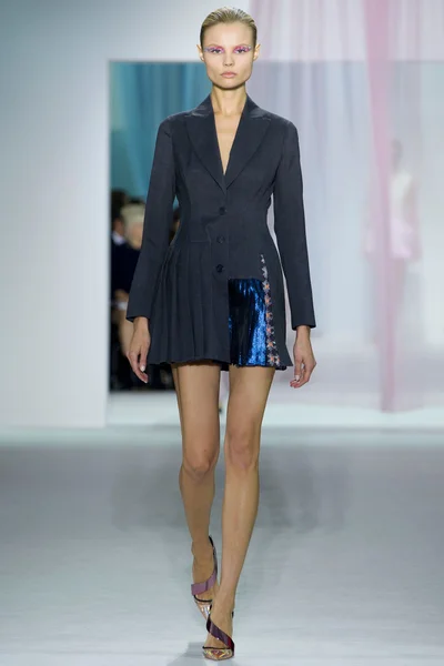 Look 15